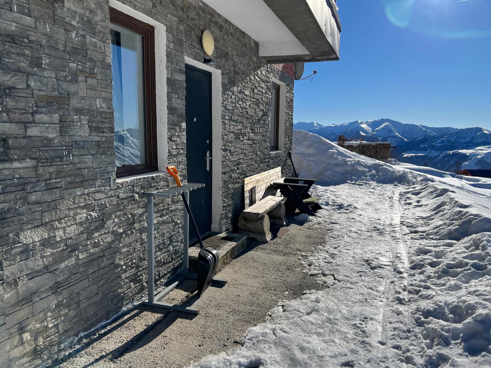 Mountain Cricket Chalets And Apartments Gudauri Exterior photo