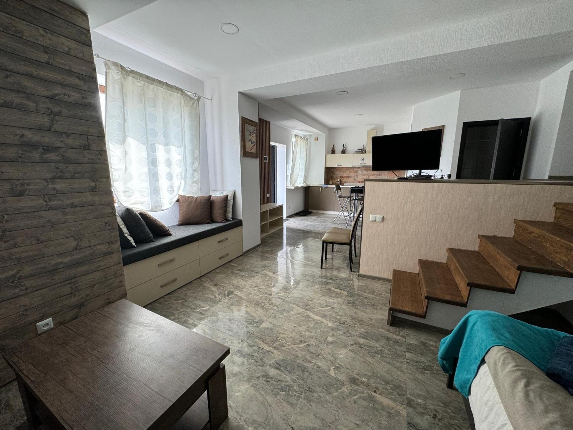 Mountain Cricket Chalets And Apartments Gudauri Room photo