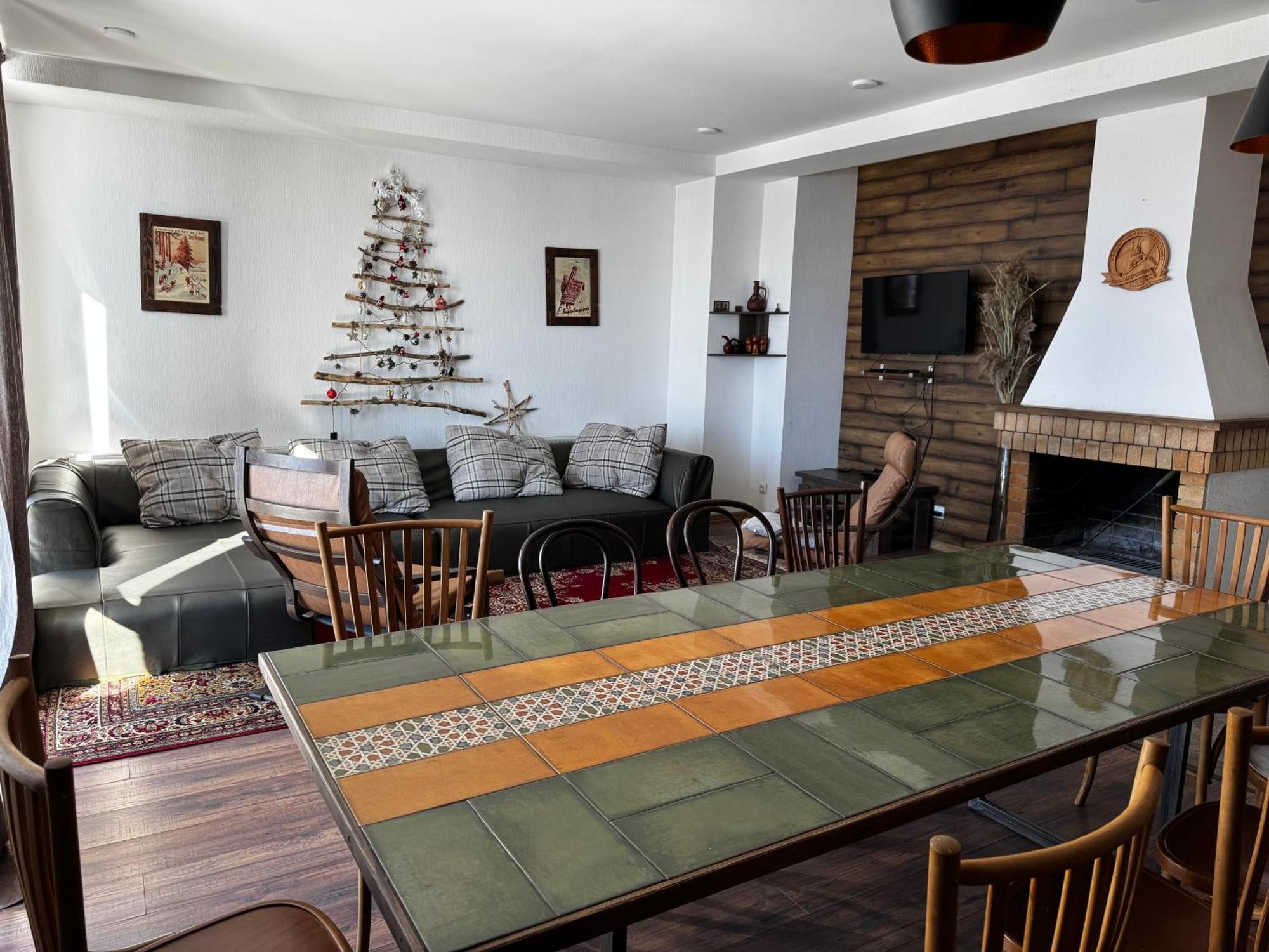 Mountain Cricket Chalets And Apartments Gudauri Room photo